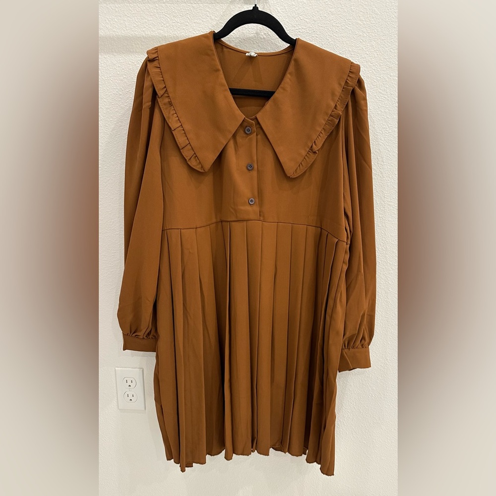 Elegant Brown Pleated Dress with Ruffled Collar